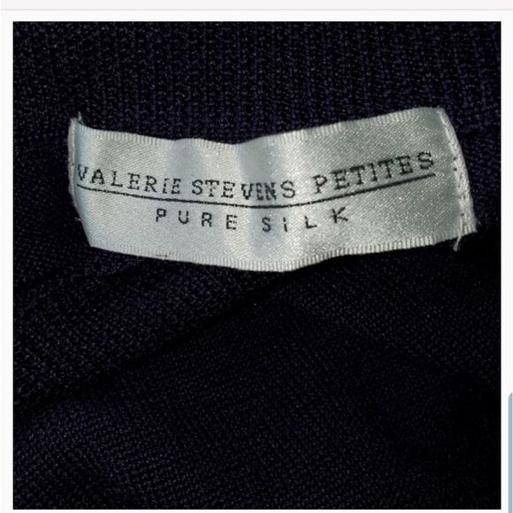 Valerie Stevens petites 100% silk sweater - Picture 2 of 7
